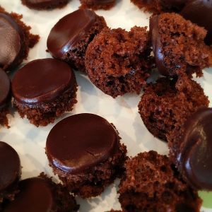 Chocolate cupcake holes