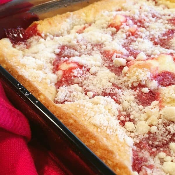 Aunt JeanetteS Fast Cherry Crumb Cake