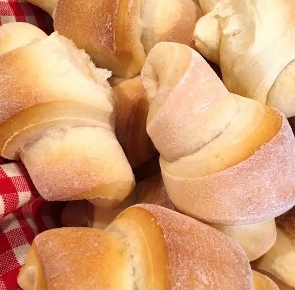 Dinner Rolls from Lion House