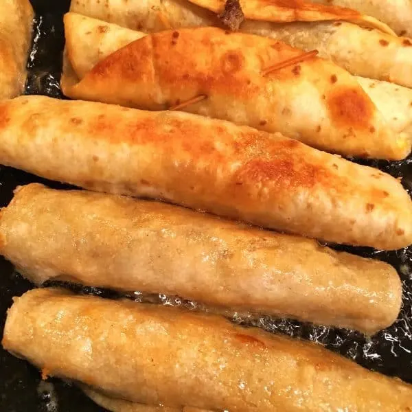 Taquito's frying