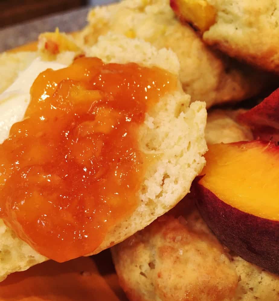 Scones with peaches and cream