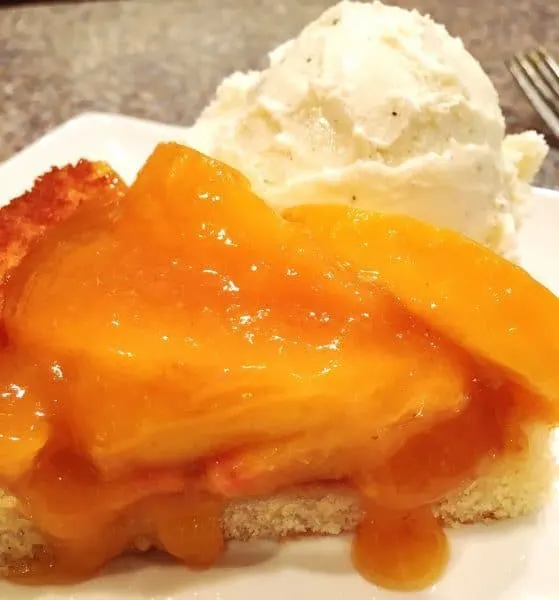 peach-cake-single-serving-with-ice-cream