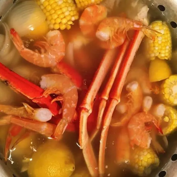 seafood-boil-in-the-pot