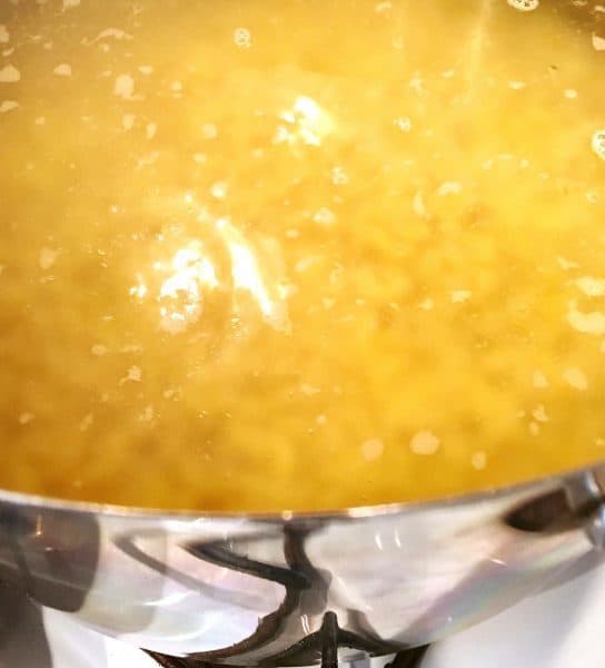 mac n cheese boiling the noodles