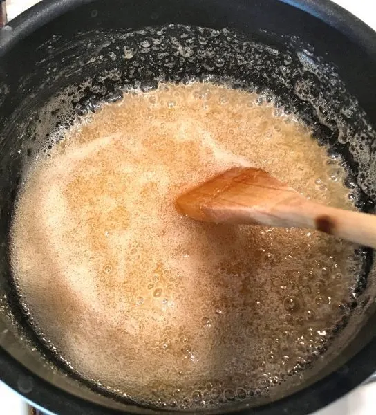 popcorn-syrup-and-sugar-boil