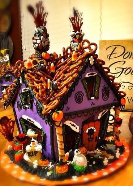 haunted-gingerbread-house-4