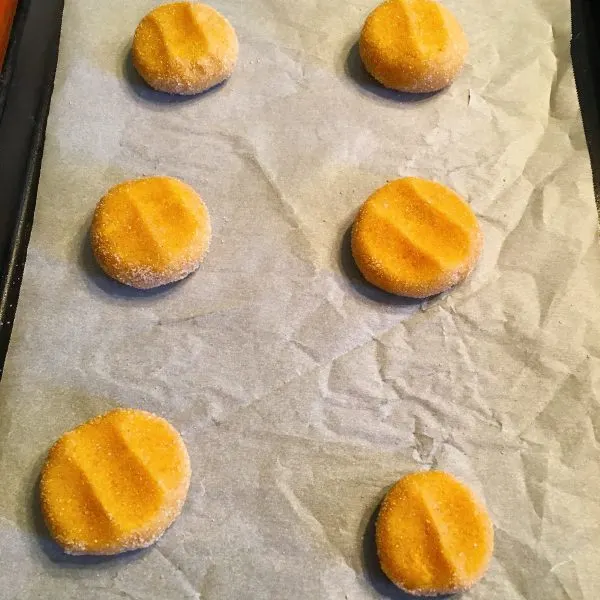 pumpkin-sugar-cookies