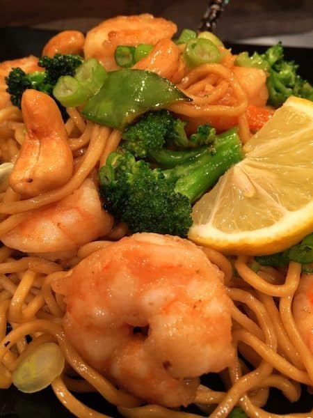 Shrimp, Cashews, Broccoli and Yakisoba noodles