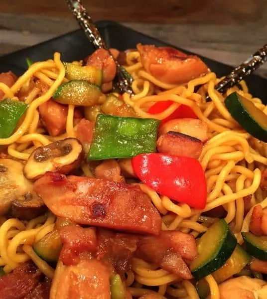 Chicken and vegetables stir fry with noodles
