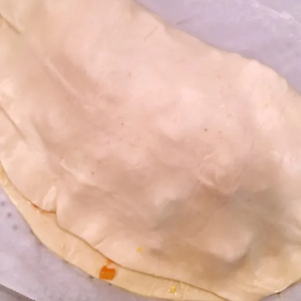 pizza crust folded over calzone breakfast fillings