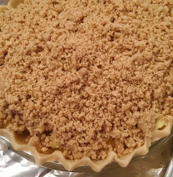 crumb topping on top of apple pie