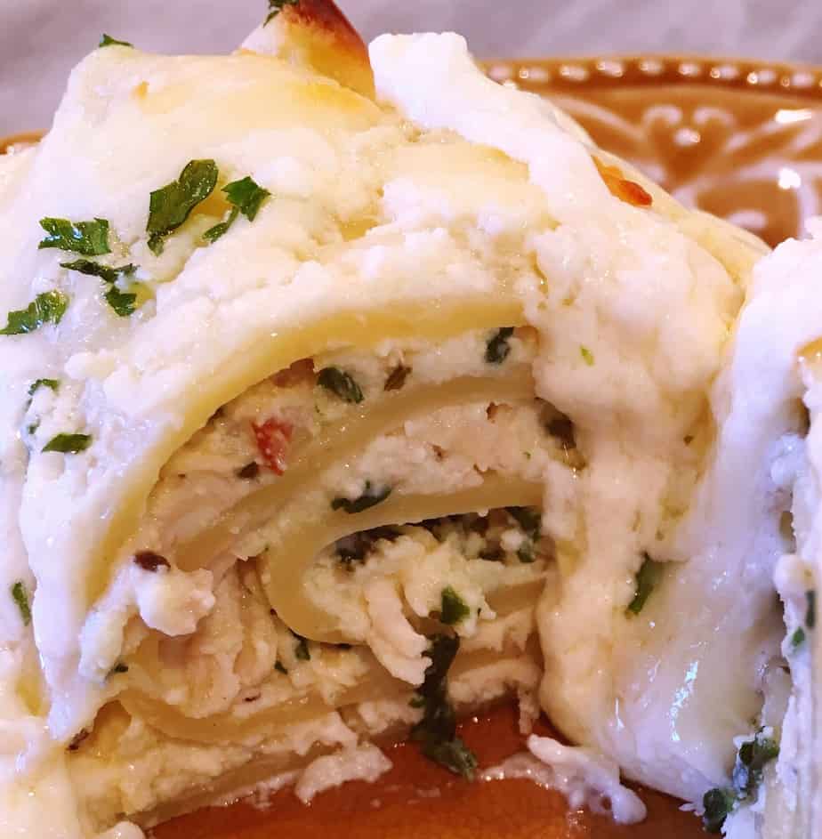 Spinach chicken alfredo lasagna roll ups