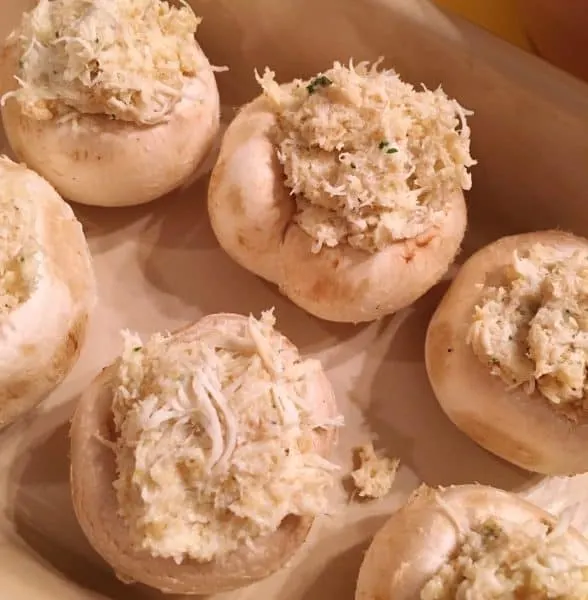 Mushroom cabs stuffed with crab filling