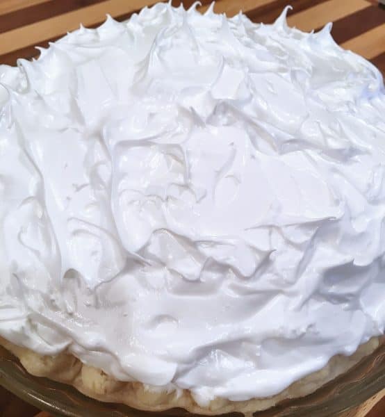 Meringue topping in stiff peaks