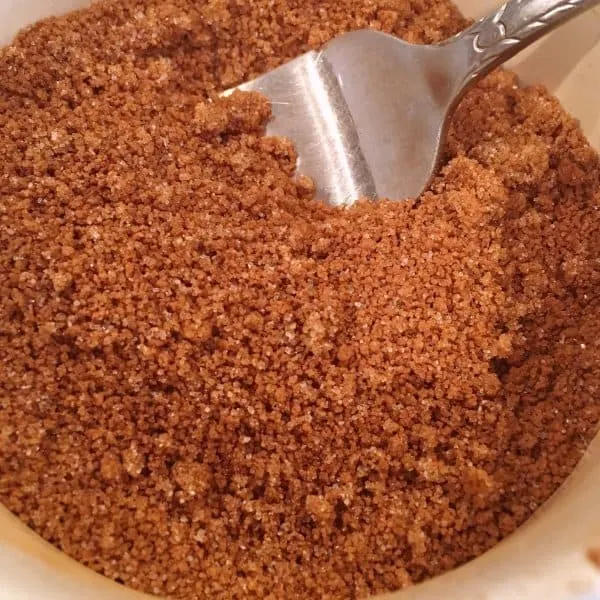 Bowl with brown sugar, sugar, and cinnamon for filling