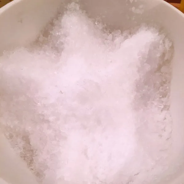 Shaved ice in a bowl
