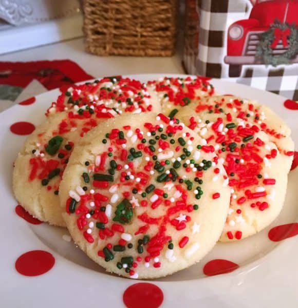 Cookies on a dish 