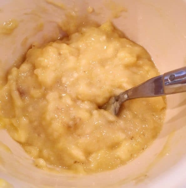 bowl with mashed bananas