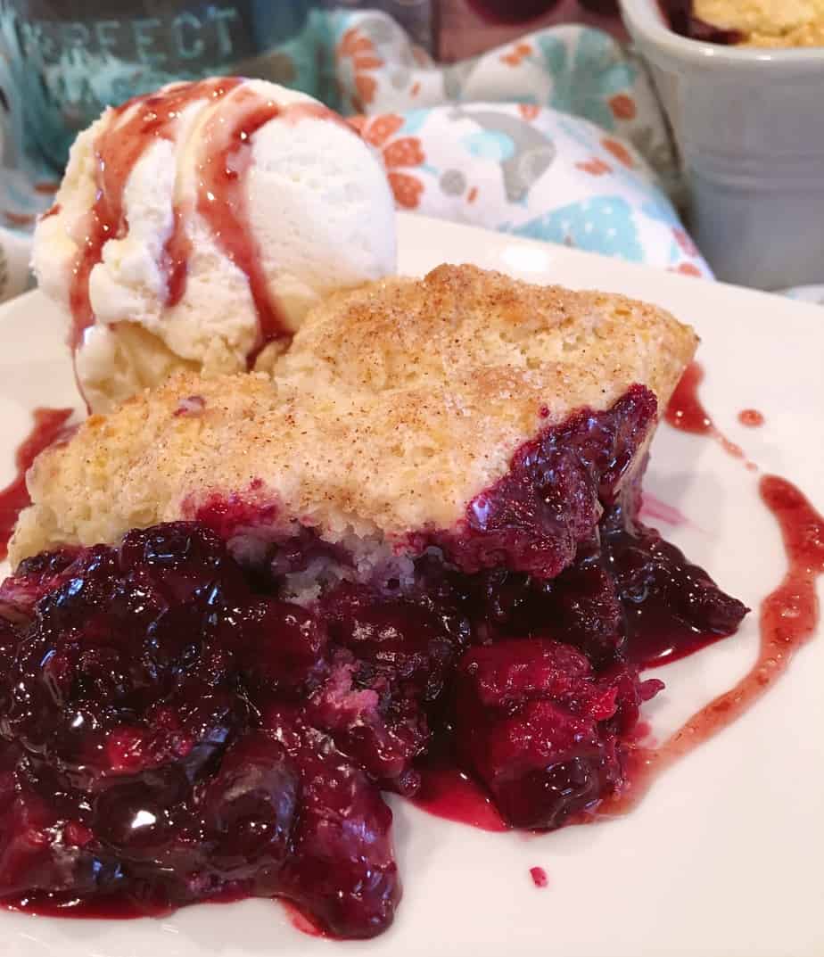 Scoop of Ultimate Berry Cobbler a la mode