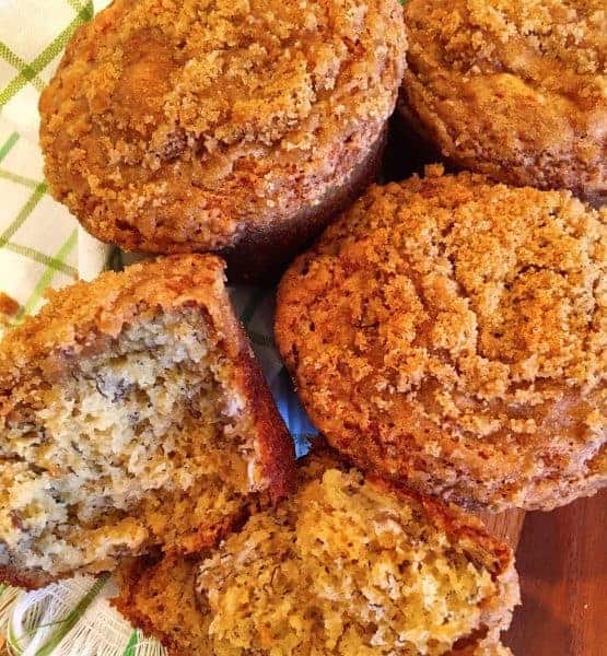 banana muffins with crumb topping banana muffins with crumb topping
