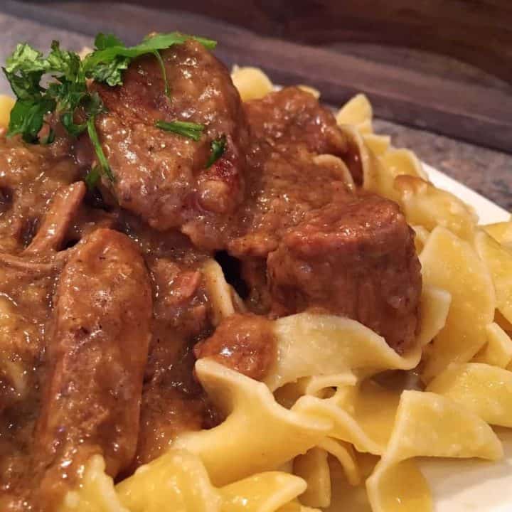 Slow Cooker Beefy Gravy and Noodles