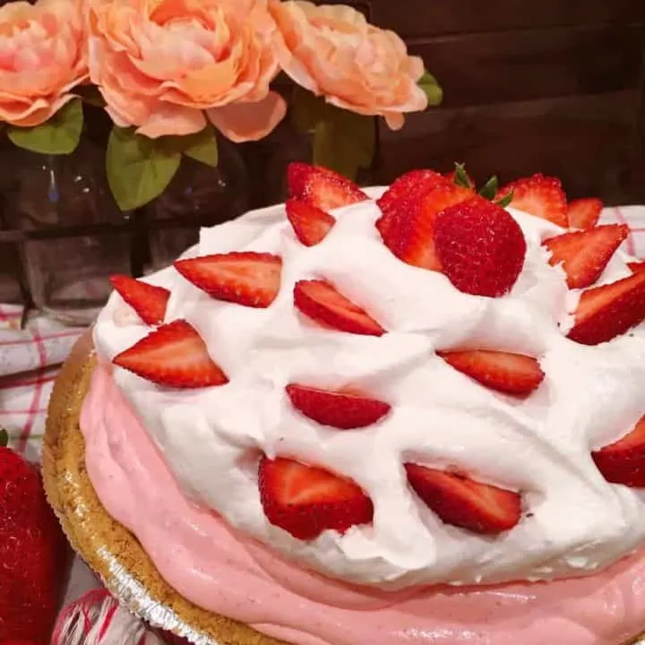 No-bake Strawberry Cream Pie