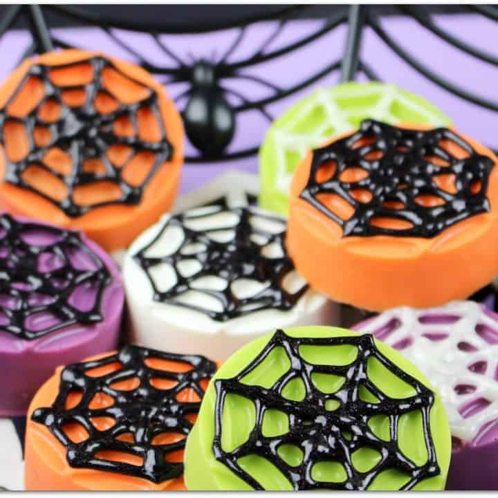 Image for Easy Halloween Spiderweb Oreos