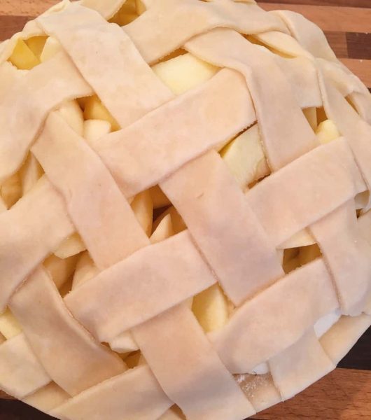 lattice top crust on top of apples