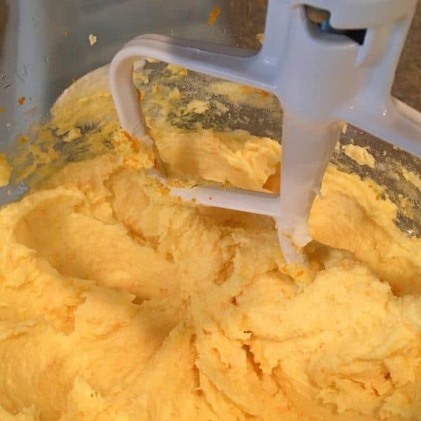 mixture of sugar and eggs with butter