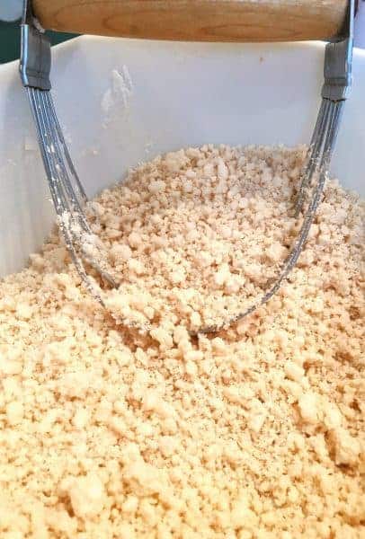 crisco being cut into flour