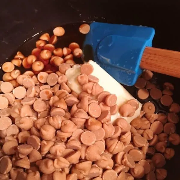 peanut chips, vanilla, and butter in sauce pan