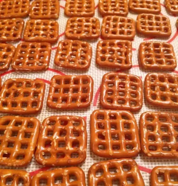 Pretzels on baking mat 