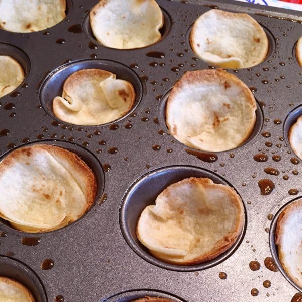 tortillat muffinipellissä paistamisen jälkeen
