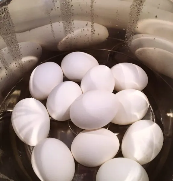 Cooked hard boiled eggs in the instant pot