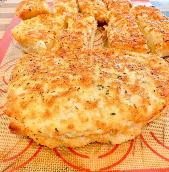 Baked Cheesy Garlic Bread