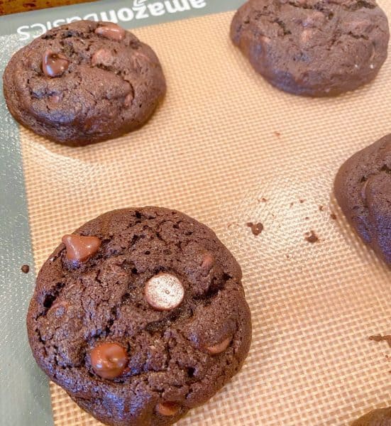 Baked cookies on a baking sheet.