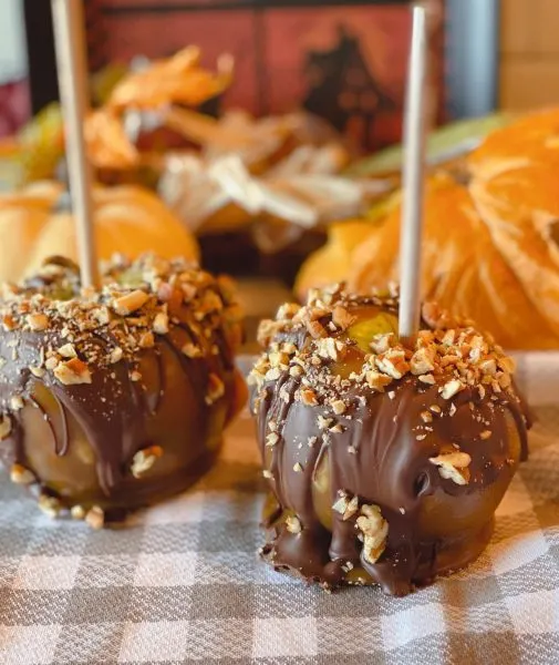 Dark Chocolate Dipped Caramel Apples 