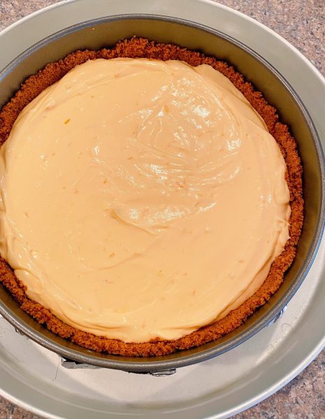 Cheesecake batter in crust