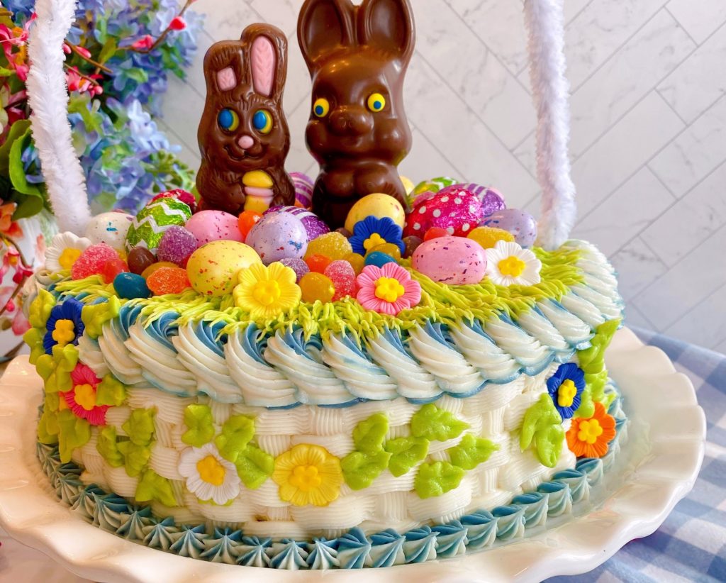 Flowers on the front of the cake.