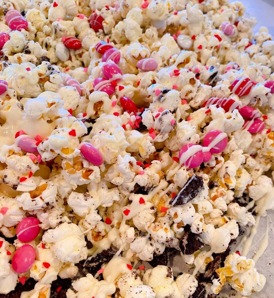 Cookies and Cream Popcorn with Valentines M&M's and Valentines Sprinkles.
