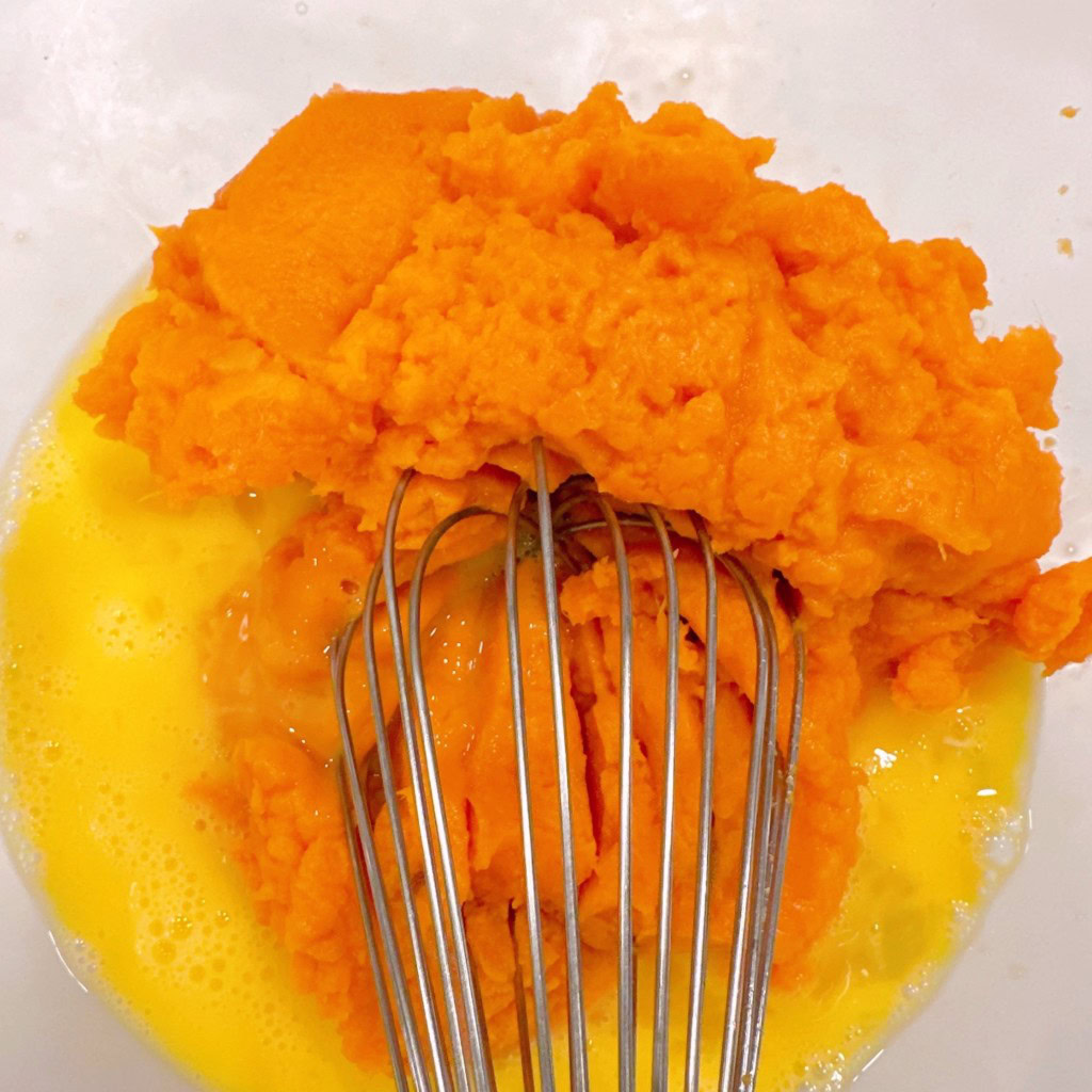 Combining Sweet potatoes with eggs.