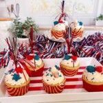 Easy 4th of July Cupcakes on a patriotic board.