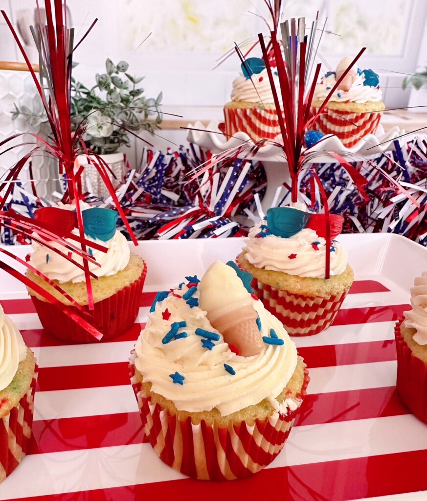 4th of July Patriotic Cupcakes on a flag tray.
