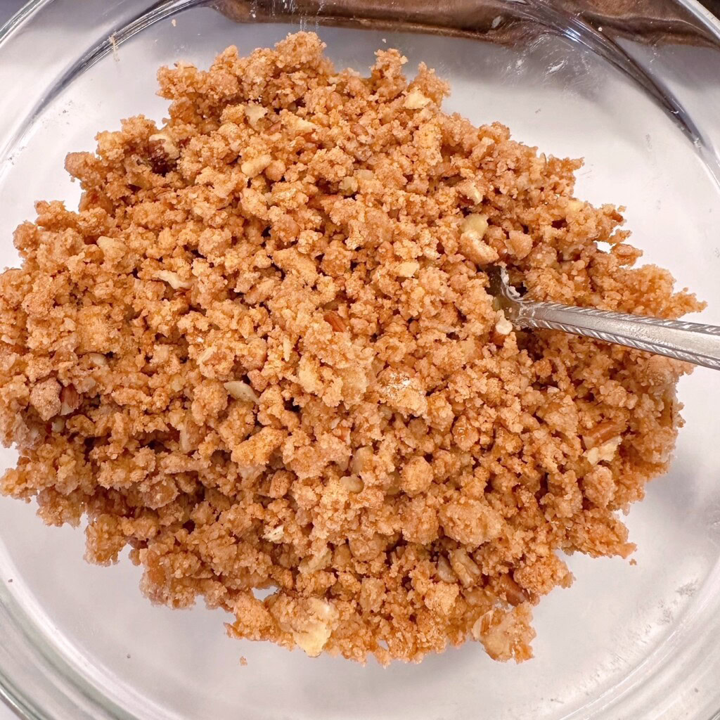 Streusel topping for Pumpkin Gingersnap streusel muffins.